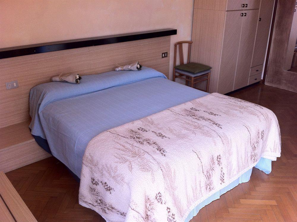 Guest House Villa De Ros Salò Dış mekan fotoğraf
