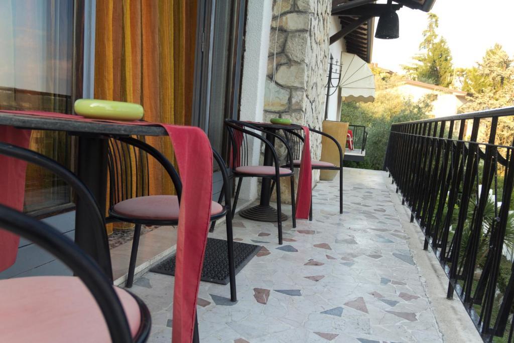 Guest House Villa De Ros Salò Dış mekan fotoğraf